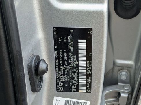 Used 2024 Toyota Highlander LE image 32