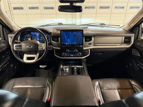 Used 2023 Ford Expedition Max XLT image 23