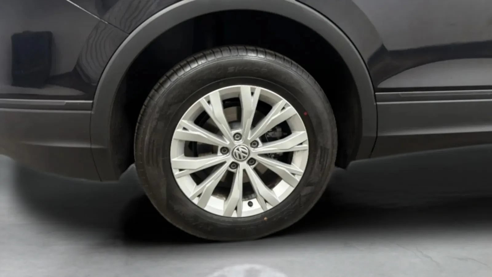Used 2019 Volkswagen Tiguan S FWD image 26