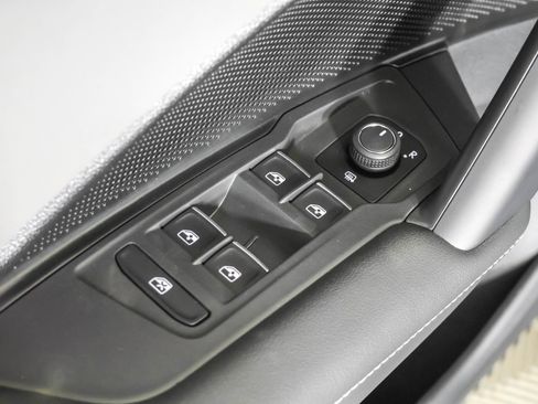 New 2026 Volkswagen Tiguan SE AWD/4WD image 34