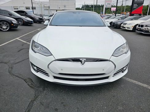 Used 2015 Tesla Model S 70D image 8