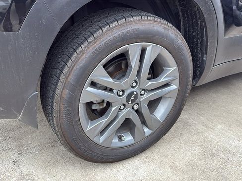 Used 2022 Kia Seltos LX image 8