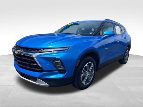 Used 2024 Chevrolet Blazer LT w/ Convenience Package FWD image 2