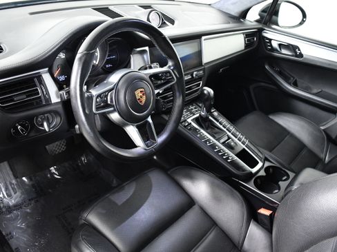 Used 2020 Porsche Macan Turbo image 20