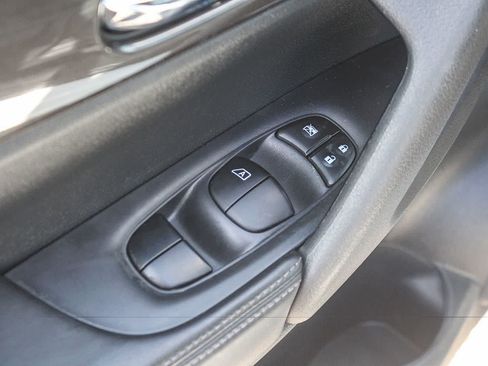 Used 2019 Nissan Rogue S w/ Special Edition Package FWD image 26