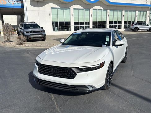 Certified 2023 Honda Accord Touring image 3