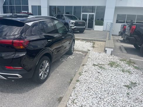 Used 2023 Buick Encore GX Essence w/ Experience Buick Package FWD image 4