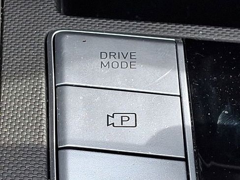 Certified 2026 Hyundai Elantra SE image 23