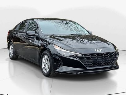 Used 2023 Hyundai Elantra SE