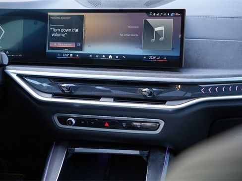 Used 2025 BMW X5 sDrive40i w/ Climate Comfort Package image 15