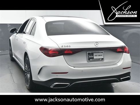 Used 2025 Mercedes-Benz E 350 Sedan image 7