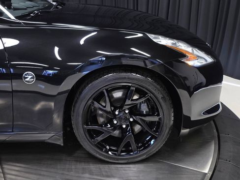 Used 2011 Nissan 370Z Base w/ Sport Pkg image 32
