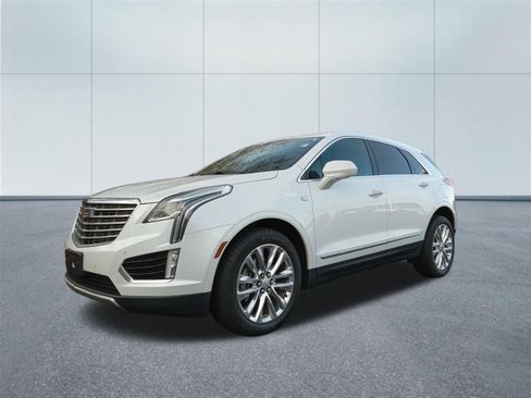 Used 2017 Cadillac XT5 Platinum image 1