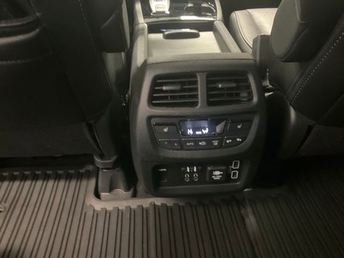 Used 2022 Honda Pilot Touring image 30