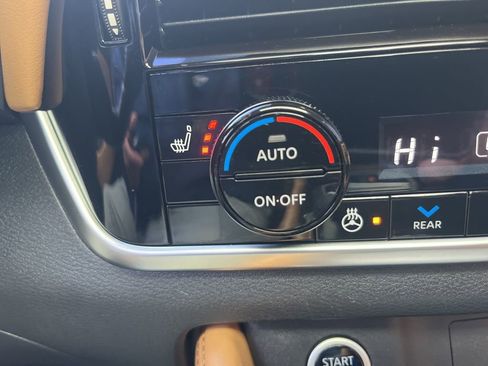 Used 2021 Nissan Rogue Platinum image 28