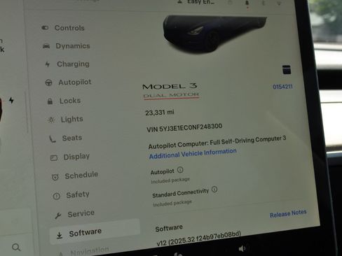 Used 2022 Tesla Model 3 Performance image 9