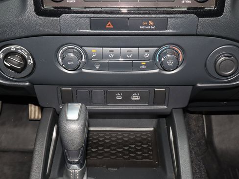 Used 2022 Nissan Frontier SV image 11