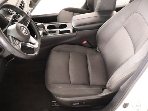 Used 2024 Nissan Altima 2.5 SV FWD image 10