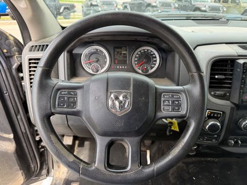 Used 2017 RAM 1500 Express AWD/4WD image 13