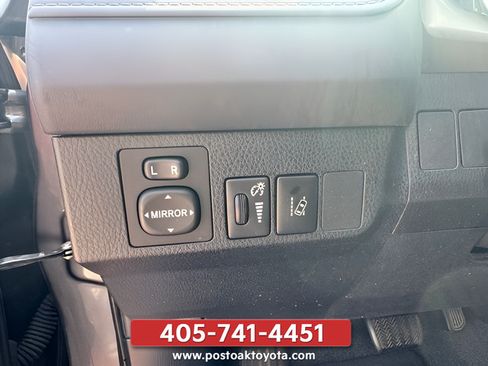 Used 2017 Toyota RAV4 LE FWD image 20