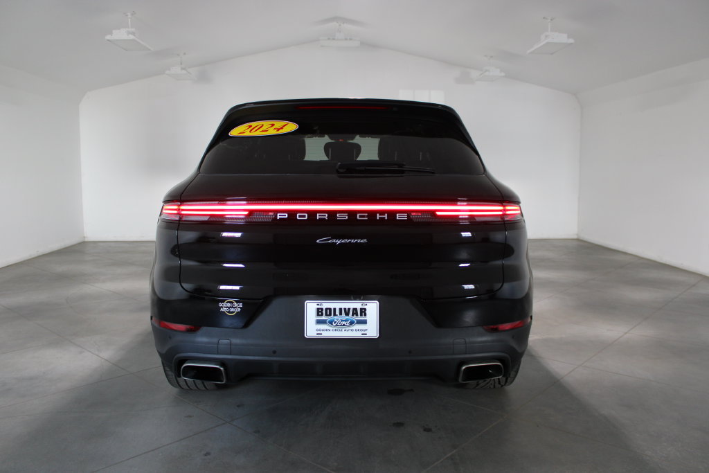 Used 2024 Porsche Cayenne AWD/4WD image 58