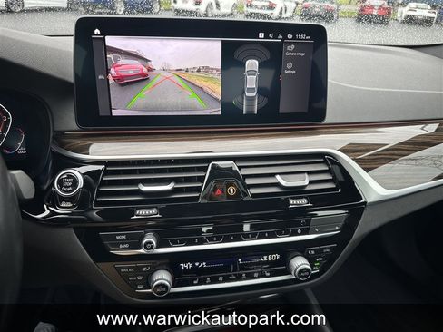 Used 2022 BMW 530i xDrive w/ Premium Package image 8