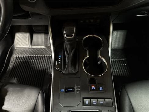 Certified 2021 Toyota Highlander XLE image 47
