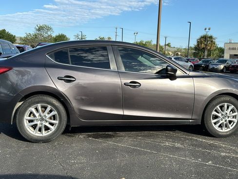 Used 2018 MAZDA MAZDA3 Sport w/ Preferred Equipment Package FWD image 8