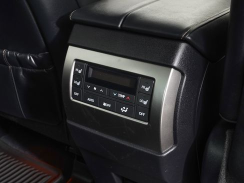 Used 2023 Lexus GX 460 Luxury w/ Sport Design Package AWD/4WD image 10