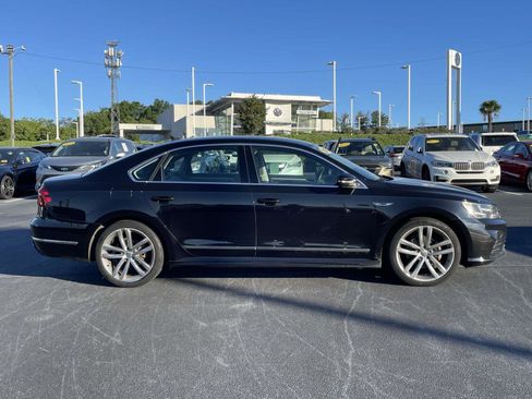 Used 2017 Volkswagen Passat 1.8T R-Line FWD image 8