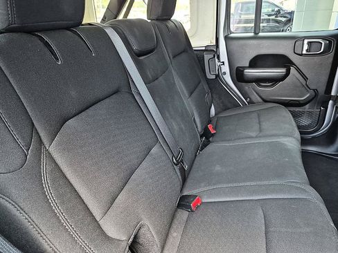 Used 2019 Jeep Wrangler Unlimited Sport S AWD/4WD image 32