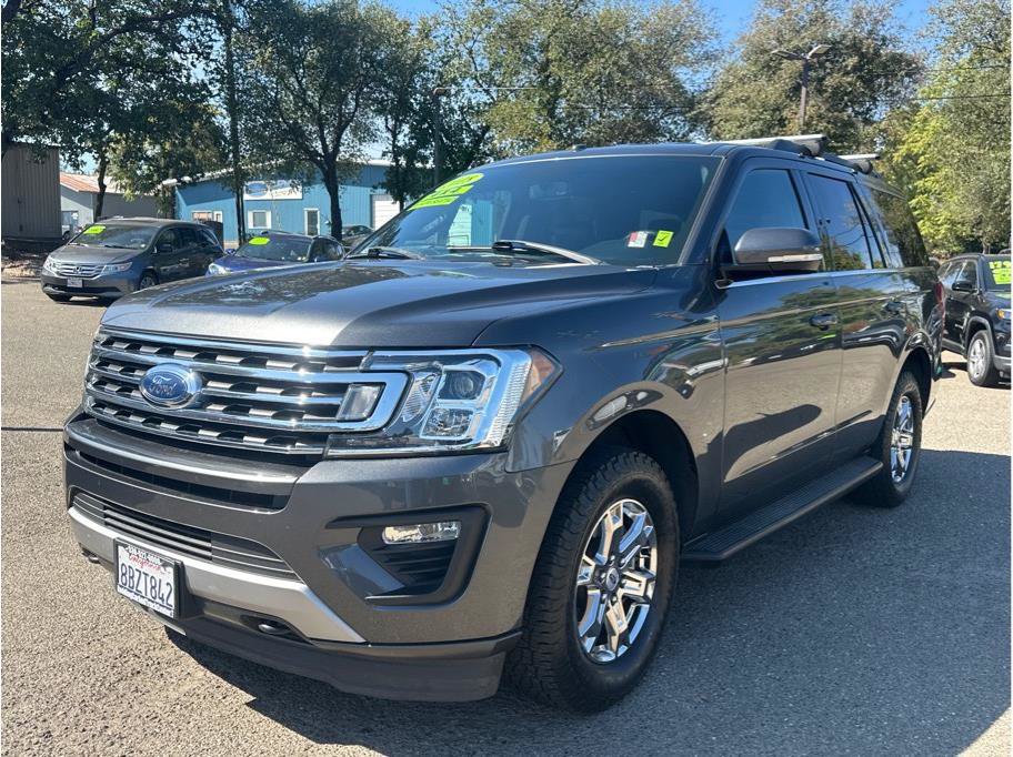 Used 2018 Ford Expedition XLT AWD/4WD image 3