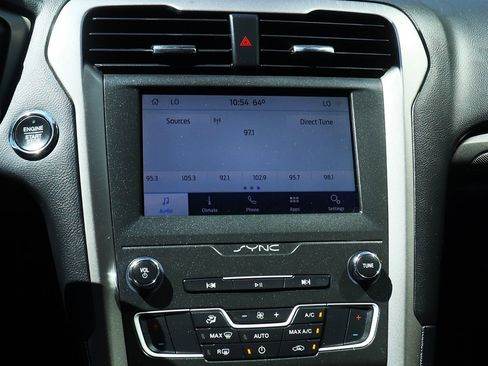 Used 2020 Ford Fusion SE image 45