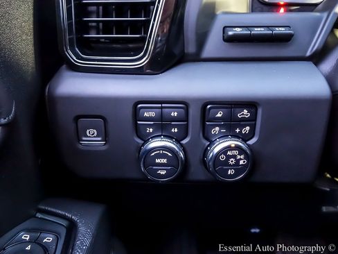 Used 2024 GMC Sierra 2500 AT4X image 20