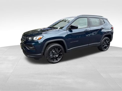 New 2026 Jeep Compass Latitude AWD/4WD image 3