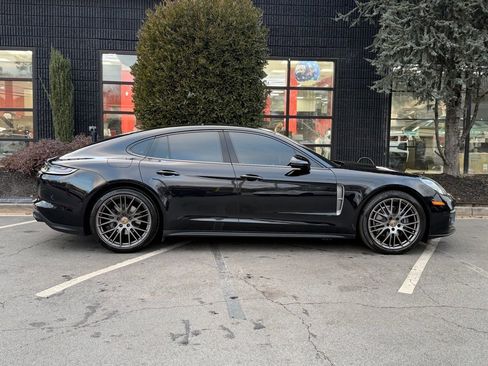 Used 2023 Porsche Panamera Platinum Edition image 21