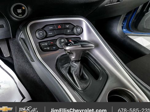 Used 2022 Dodge Challenger SXT image 16