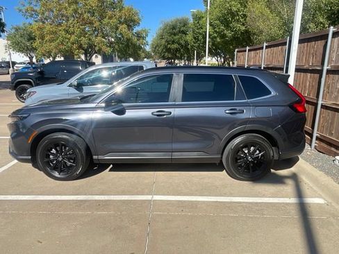 Used 2025 Honda CR-V Sport image 11