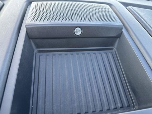 Used 2019 Ford F150 Lariat w/ Equipment Group 502A Luxury AWD/4WD image 28