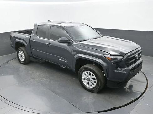 Used 2025 Toyota Tacoma SR5 image 26