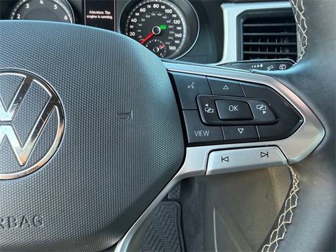 Used 2021 Volkswagen Atlas Cross Sport SE image 17