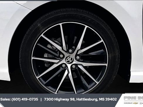 Used 2021 Toyota Camry SE image 7