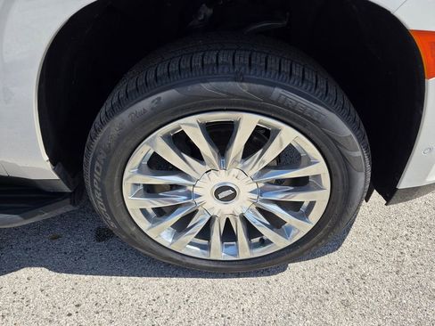 Used 2023 Cadillac Escalade Premium Luxury image 20