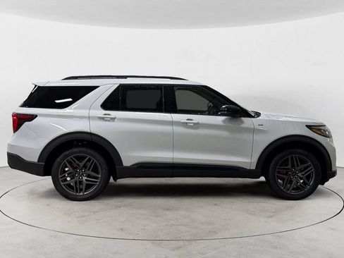Used 2026 Ford Explorer ST-Line w/ ST-Line Street Pack AWD/4WD image 6
