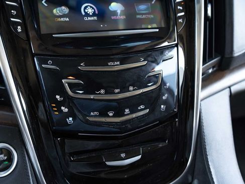 Used 2017 Cadillac Escalade Premium Luxury RWD image 22