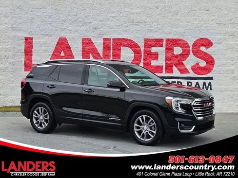 Used 2024 GMC Terrain SLT image 1