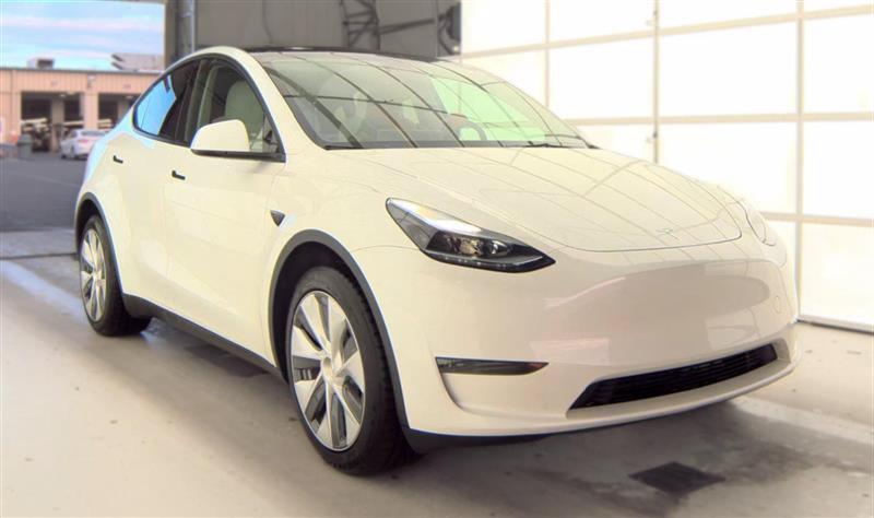 Used 2023 Tesla Model Y Long Range AWD/4WD image 5