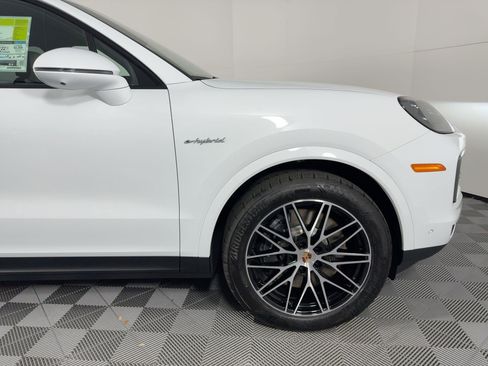 Certified 2026 Porsche Cayenne Coupe AWD/4WD image 12