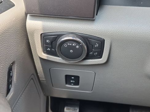Used 2016 Ford F150 XLT w/ Equipment Group 302A Luxury AWD/4WD image 26