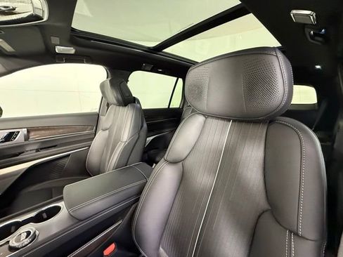 New 2026 Cadillac Vistiq Sport image 14